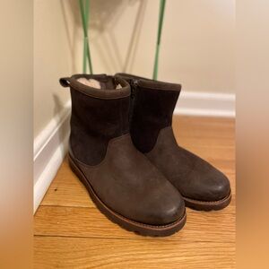 Men's ugg Brown Leather Boots, size 10, GUC